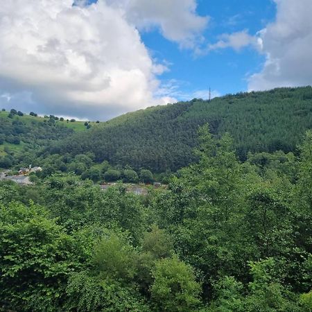 Modern 4-Bedroom Townhouse With Private Garden Abertillery Exterior photo