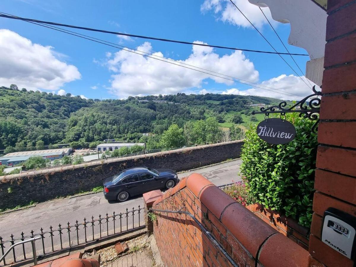 Modern 4-Bedroom Townhouse With Private Garden Abertillery Exterior photo
